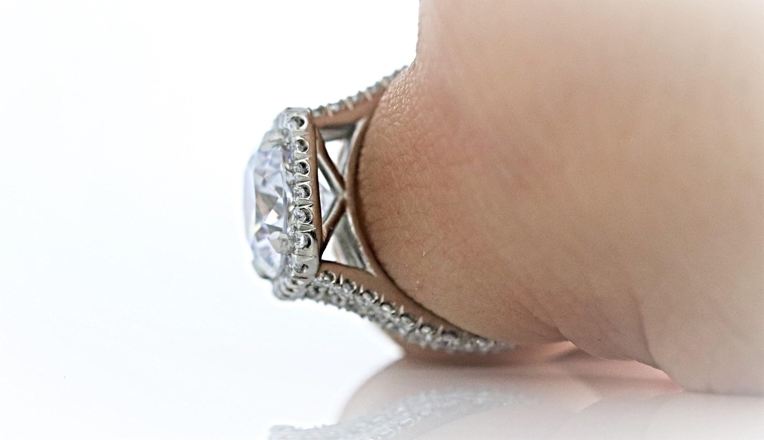 Clarté Divine Ring