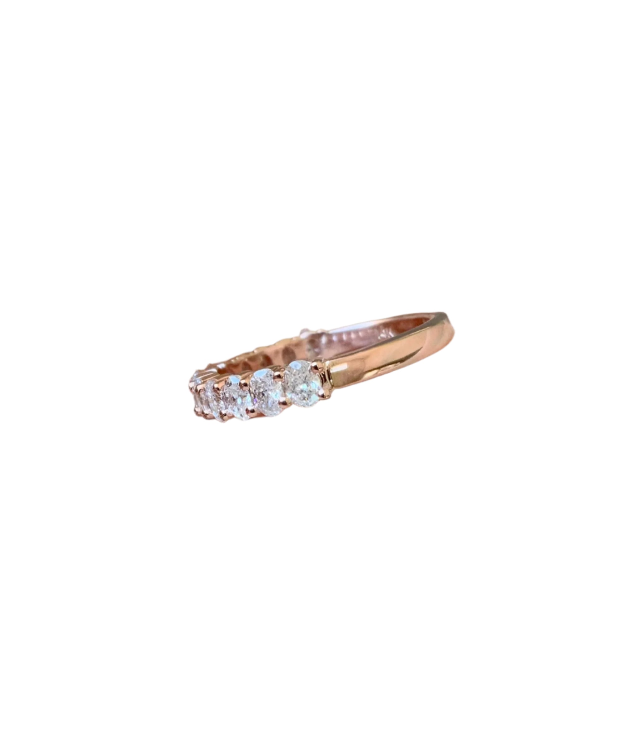 Élégance Ovale Diamond Band