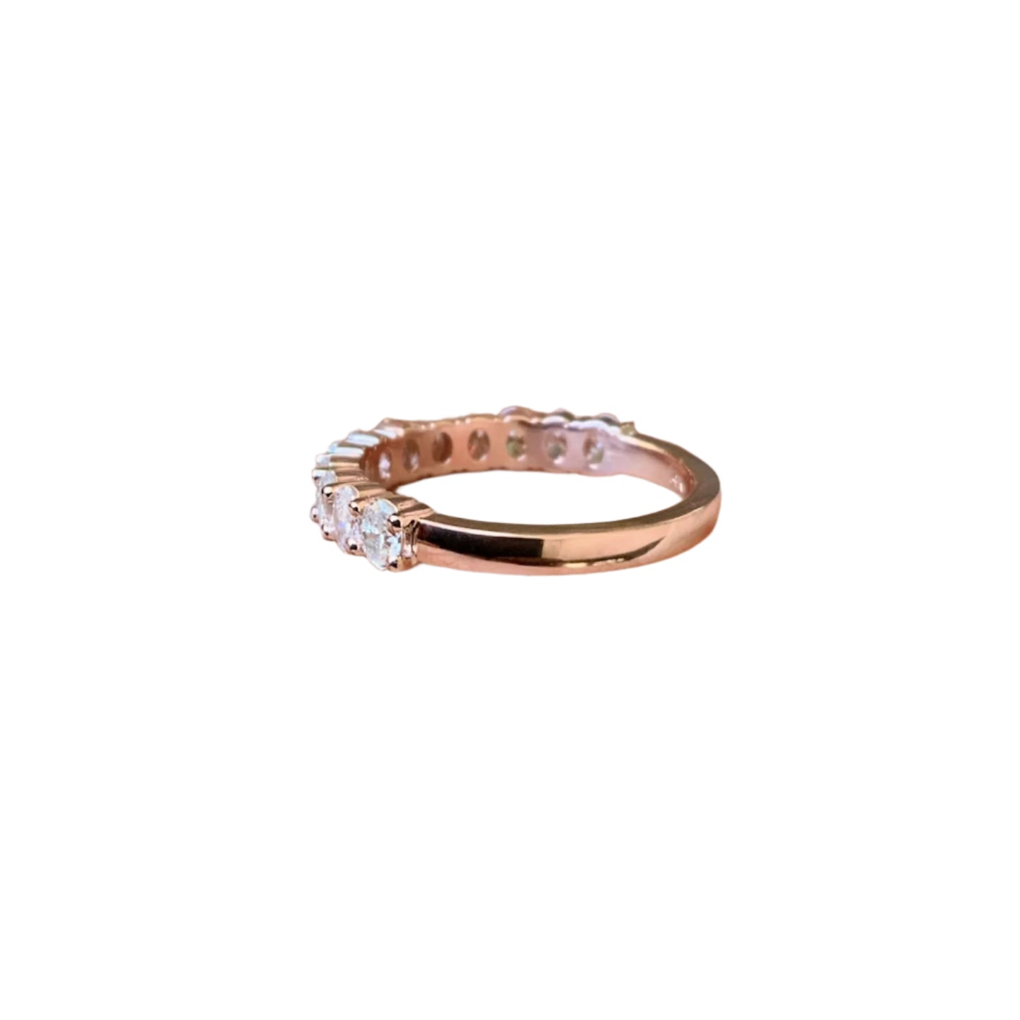 Élégance Ovale Diamond Band
