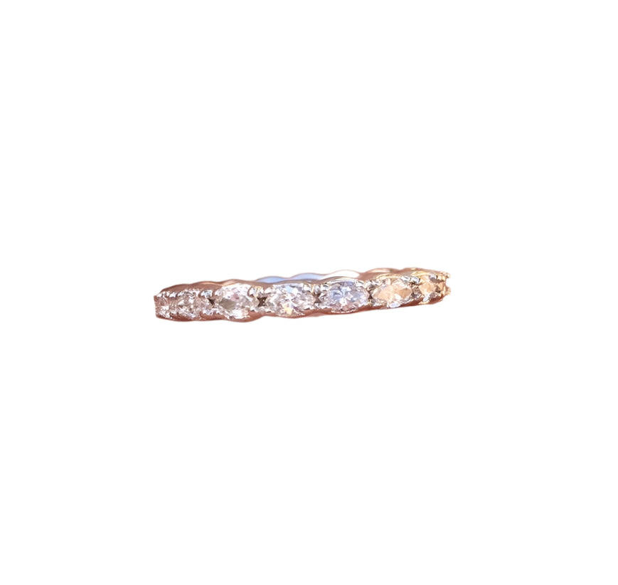 Lys Marquise Diamond Band