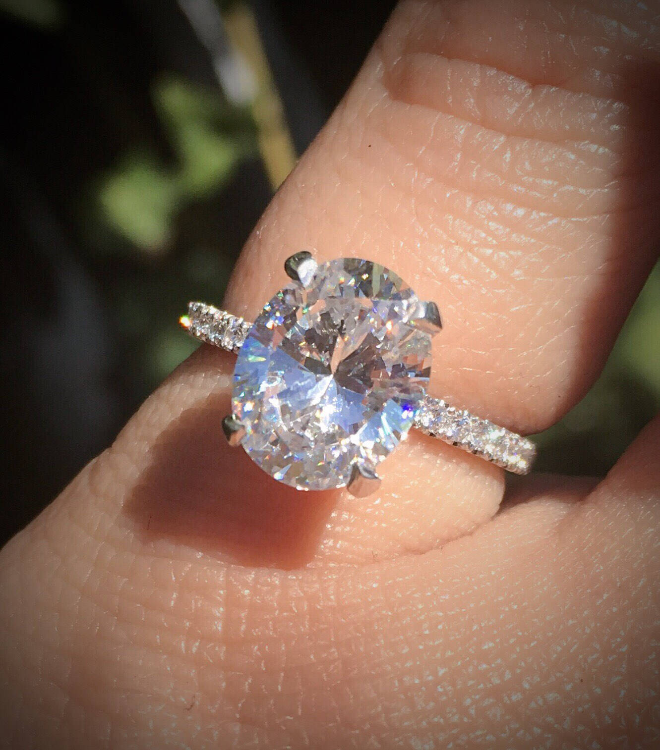 L’Ovale Éclat Ring