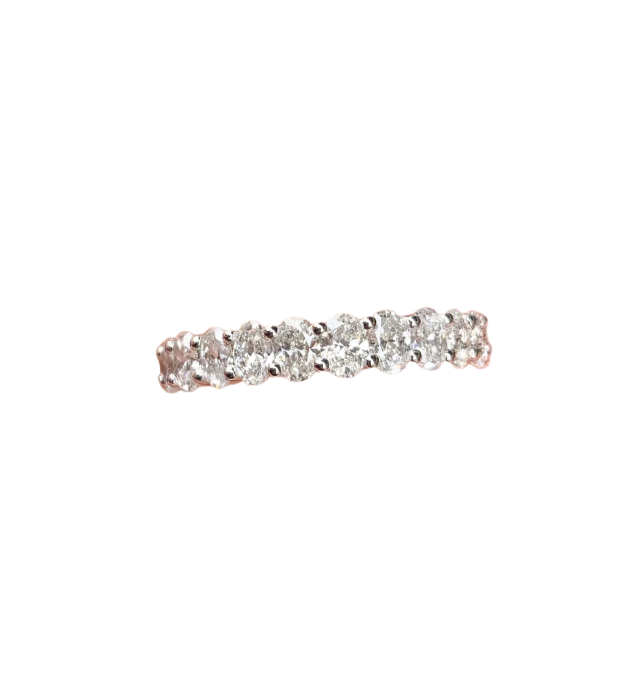 Élégance Ovale Diamond Band
