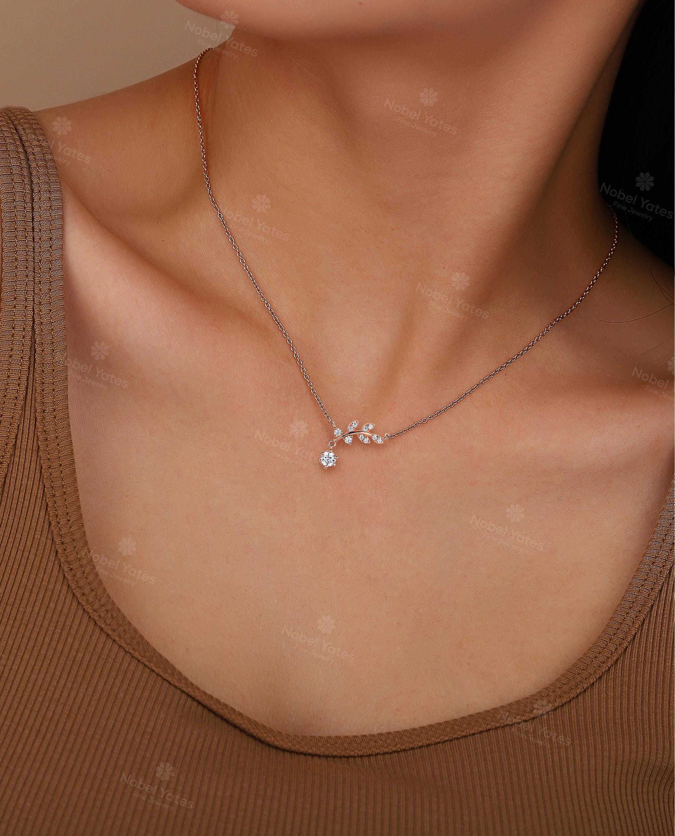 Feuille Élancée Necklace